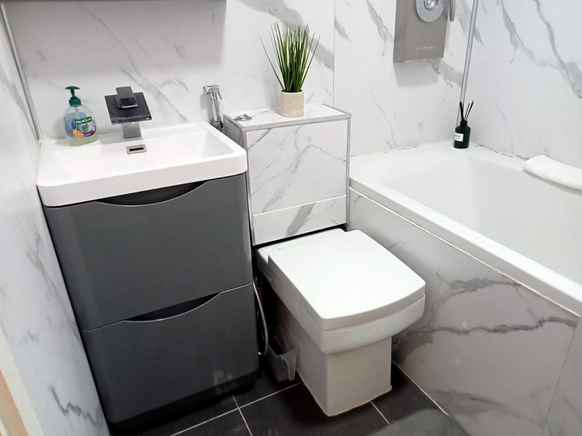 Studio Apartment In London, Bethnal Green エクステリア 写真